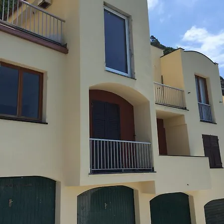 Апартаменты Pier Seaview *