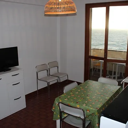 Pier Seaview Апартаменты *